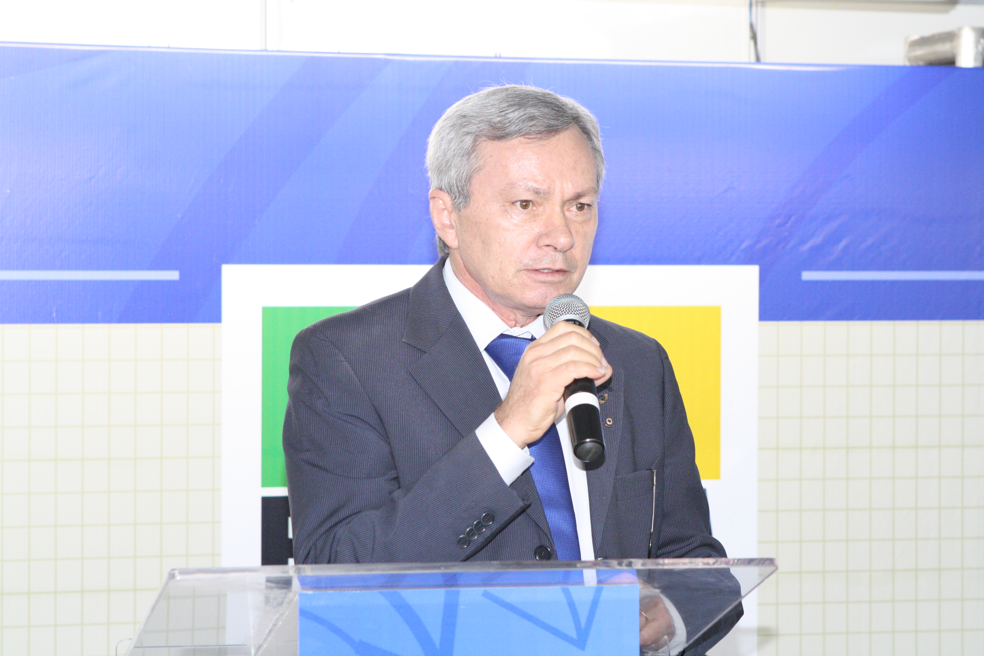 Conselheiro do TCEMG José Alves Viana